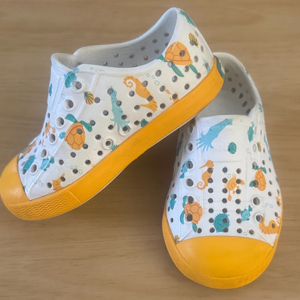 Native Kids Yellow and White Animal Print Shoes